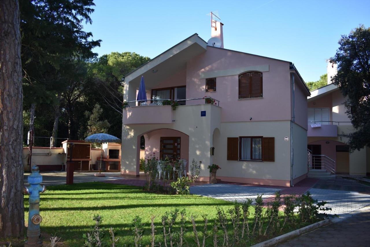 Apartments Sime Soline Biograd Na Moru Oda fotoğraf